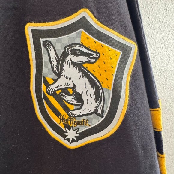 Harry Potter Hufflepuff Long Sleeve Spirit Jersey Size Medium - Picture 2 of 5